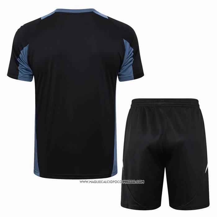Tuta da Track
 Manchester United 24/25 Manica Corta
 Nero
 - Pantaloncini
